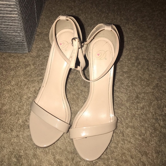 Nude heels with ankle strap - Picture 2 of 2